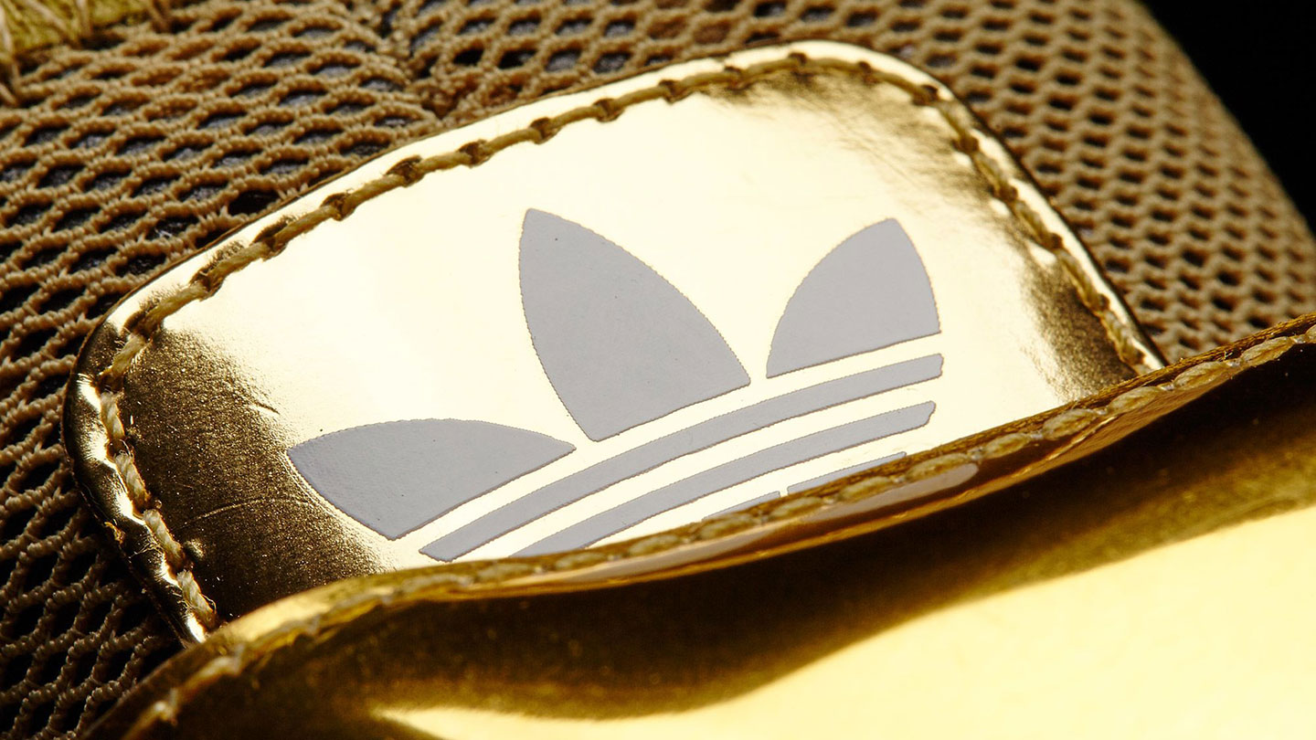 Gold Adidas Wings 3 close