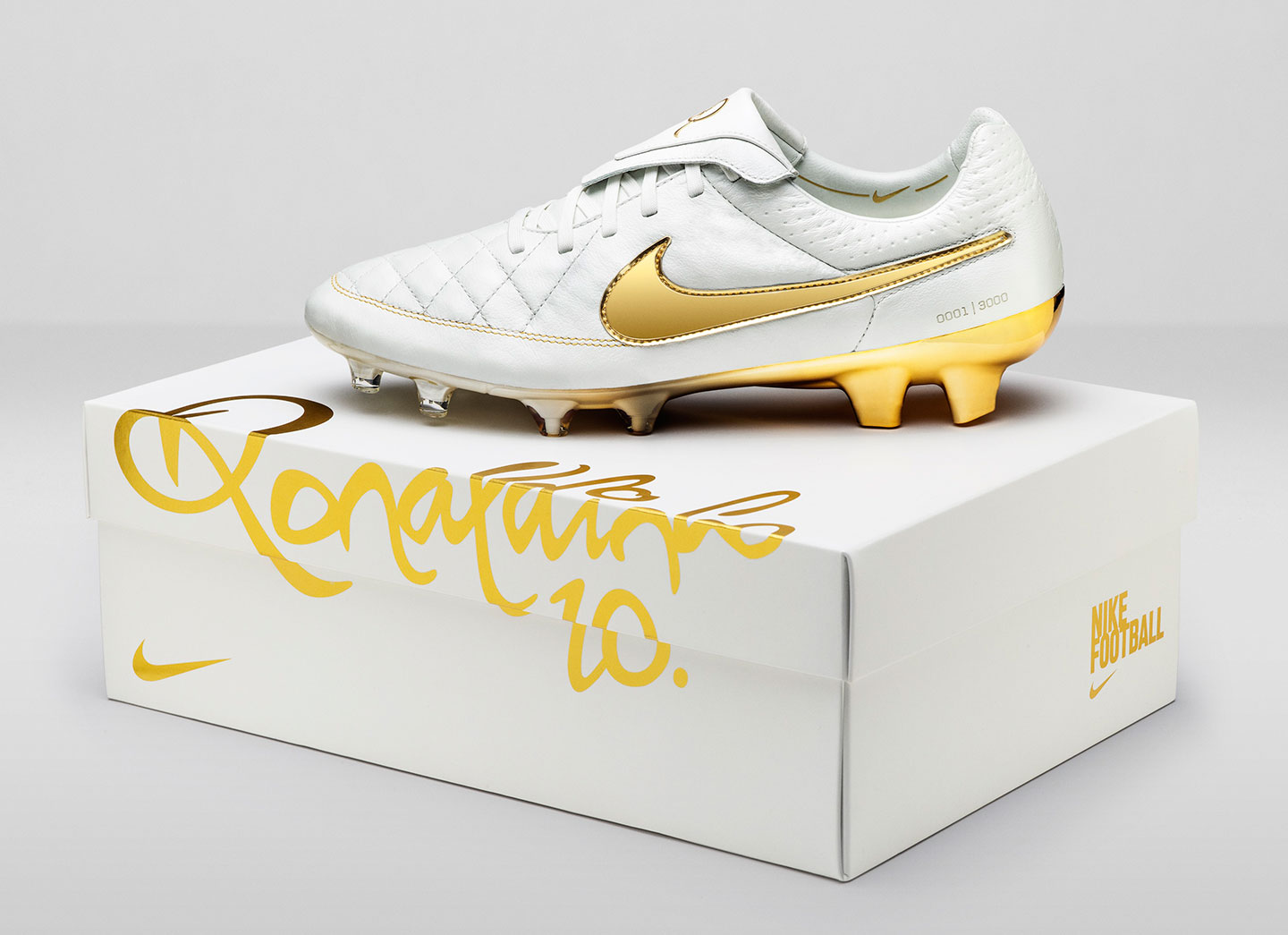 Nike limited edition Tiempo Legend Touch of Gold soccer cleats