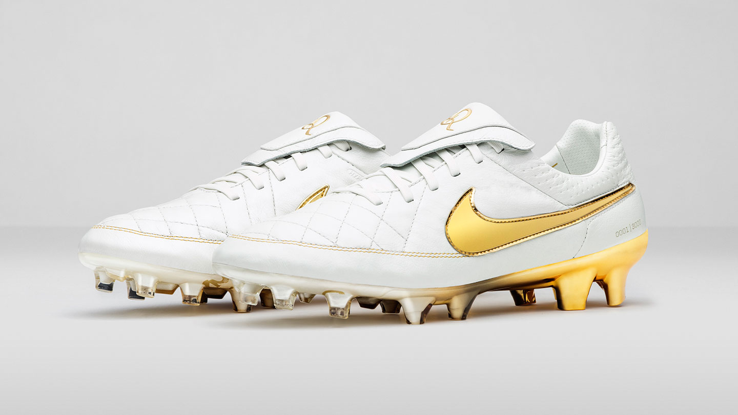 Nike Football Ronaldino Tiempo Gold full