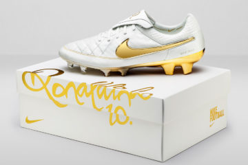 Nike Football Ronaldino Tiempo Gold BOX